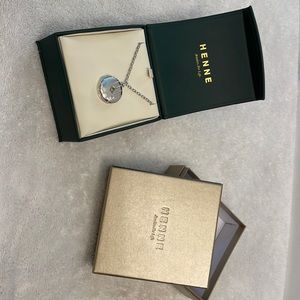 Henne silver necklace with locket